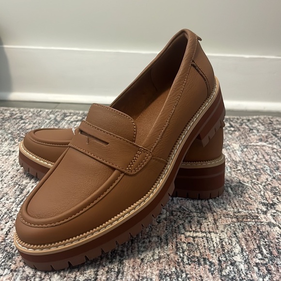 Toms Cara Tan Leather Penny Loafer size 8 - new with tags! Camel - Picture 5 of 7